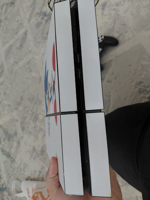 Игровая приставка PlayStation 4