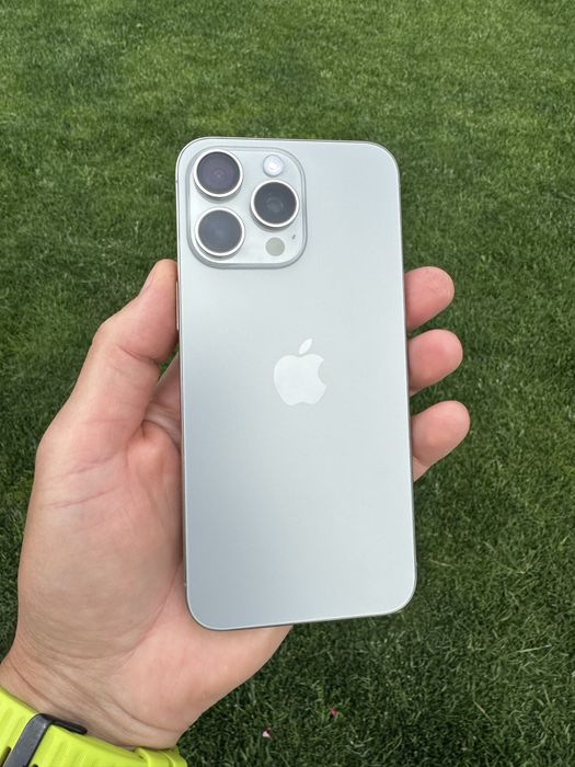 Apple iPhone 15 Pro Max 256GB ORIGINAL neverlocked bateria 86% impecabil ca NOU perfect functional 588 cicluri de incarcare