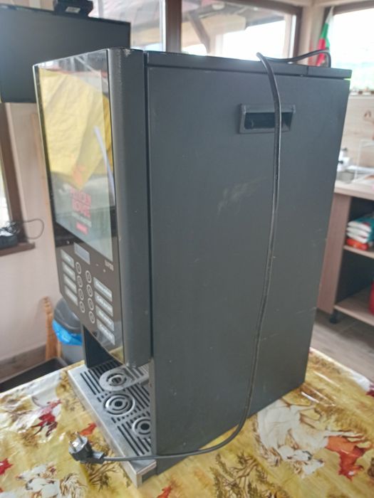 Продавам кафе машина в отлично състояние