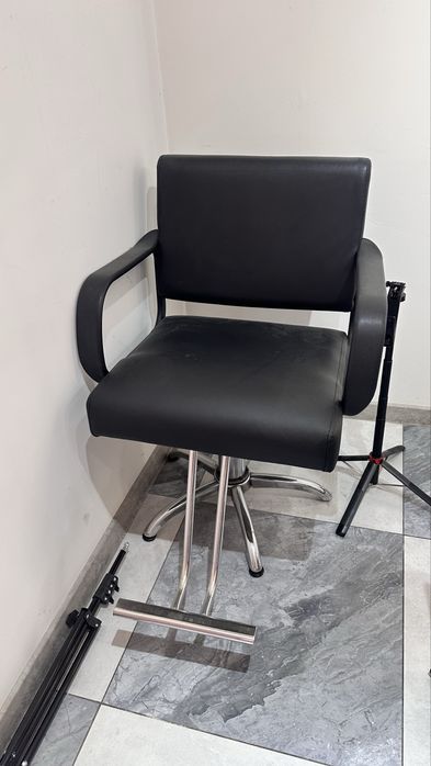 Парикмахерское кресло