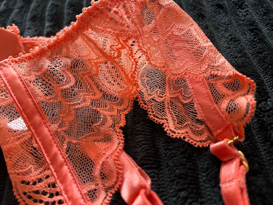 Жартиери в оранжево