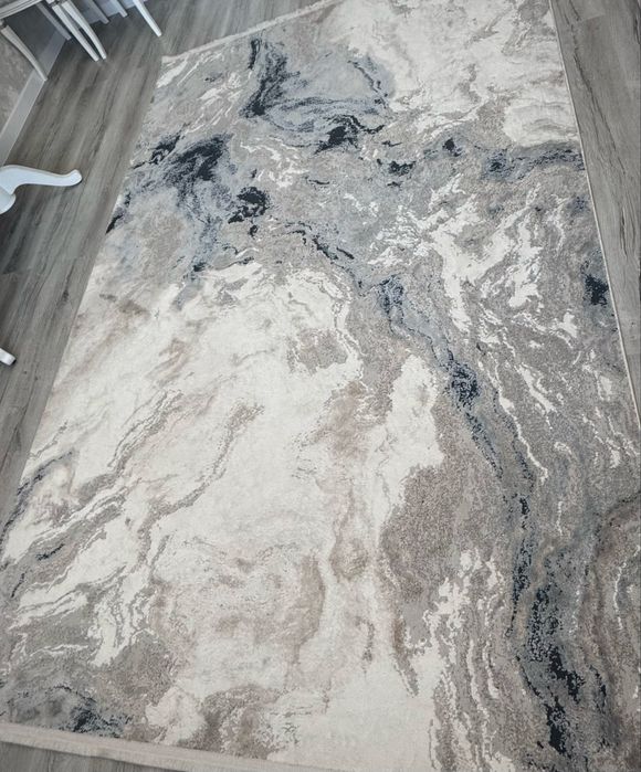 Продам в отличном состоянии ковер