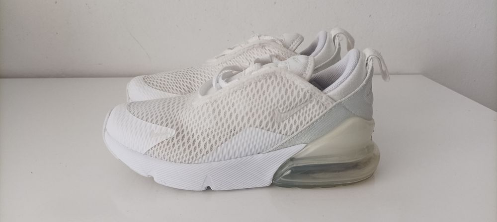 Маратонки Nike air max 270