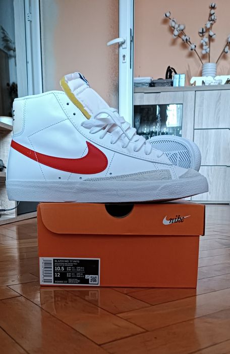 Кецове на Nike Blazer Mid