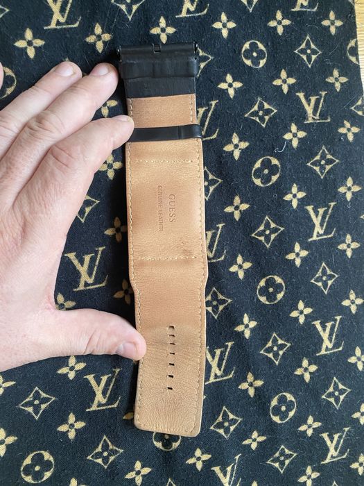 Ceas GUESS.                          .         .