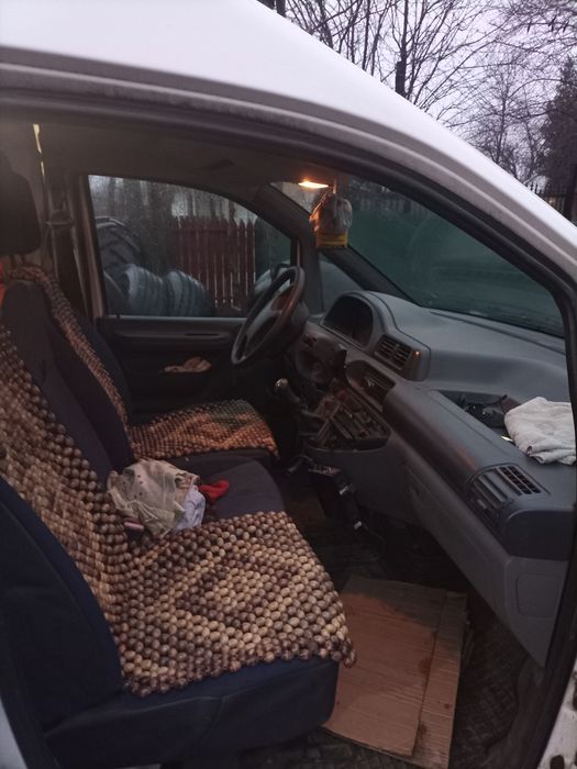 Autoutilitara Peugeot expert echipata pentru vulcanizare mobila