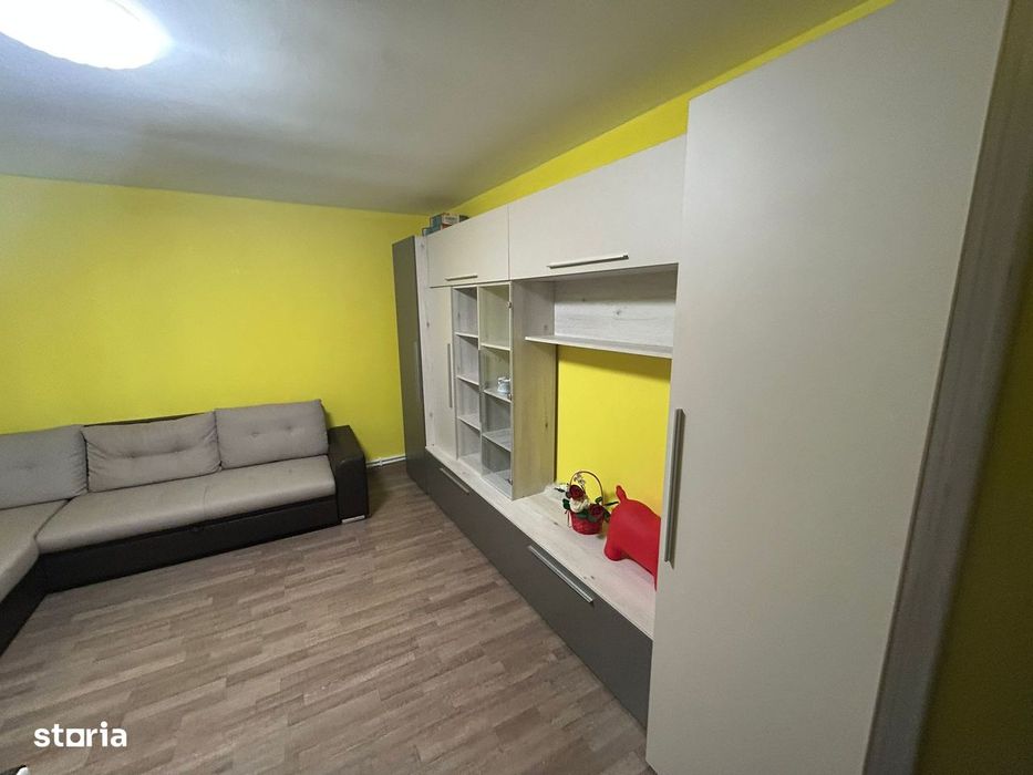 Casa Vila S+P+M cu 1089mp teren intravilan Proselnici Miroslava