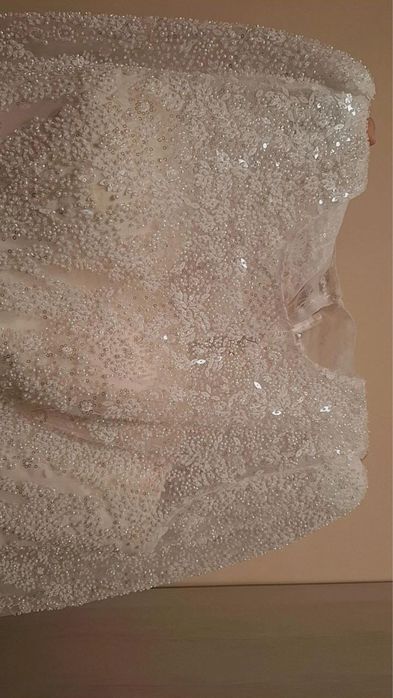 Оқшом либоси махсус тикилган