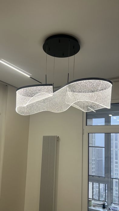 Продам люстры         .