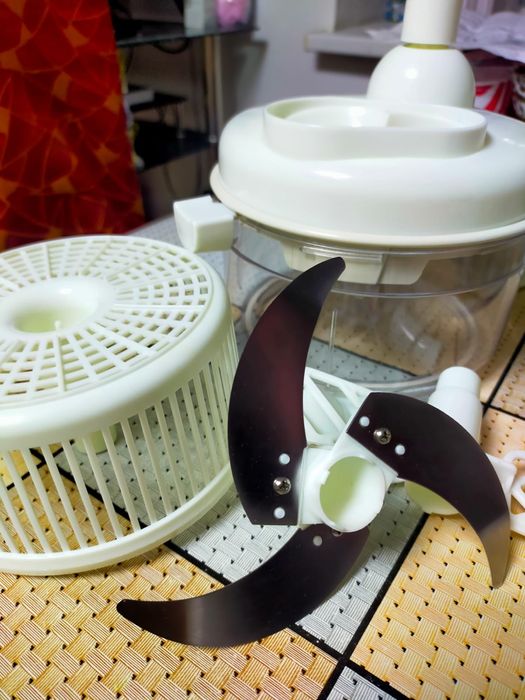 Продам миксер ручной новый за 2500 тг