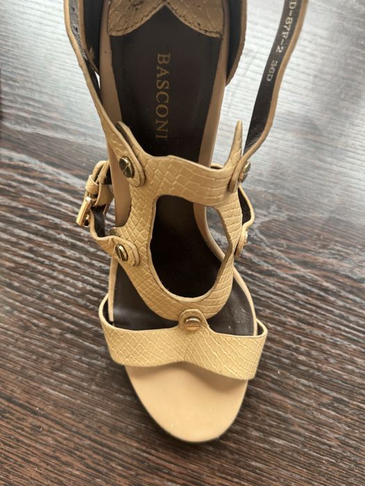 Босоножки basconi 37 размер