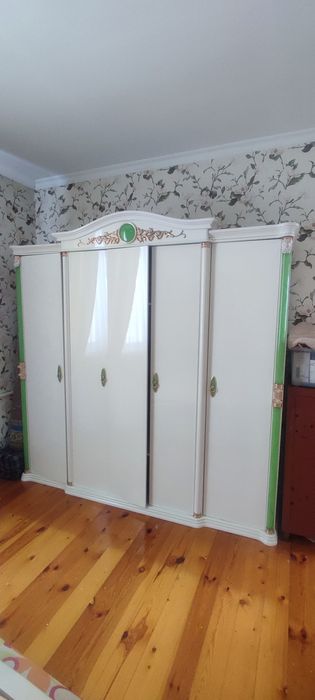 Спальный гарнитур