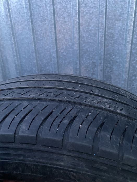 Продам комплект летней резины на r18
