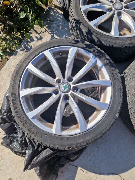 Roti Skoda Octavia 225/40/R18