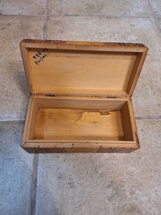 Стара дървена инкрустирана кутия, 1926