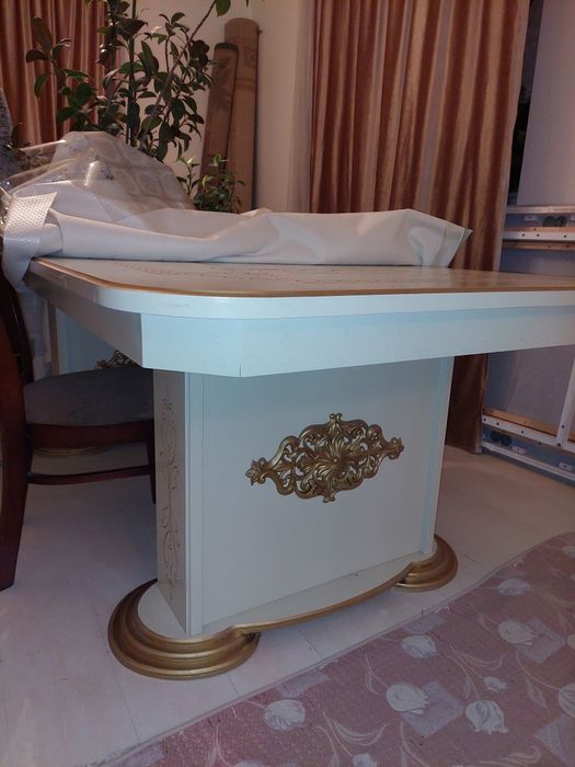 Гостинный стол новый