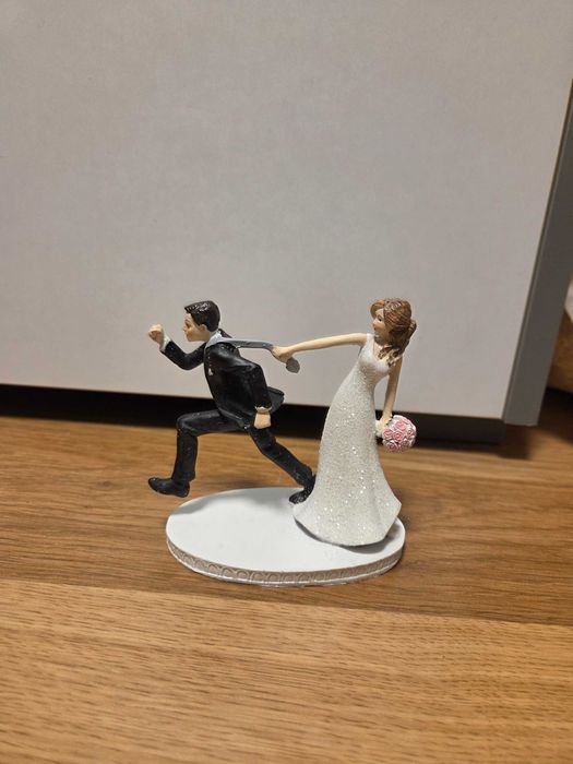 Сватбена фигурка за сватбена торта