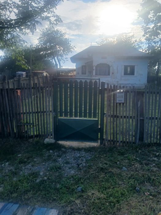 Vînd casă la țară în argeș tel 0733606930