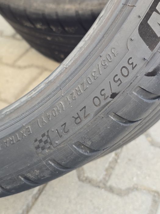 305 30 21 Michelin