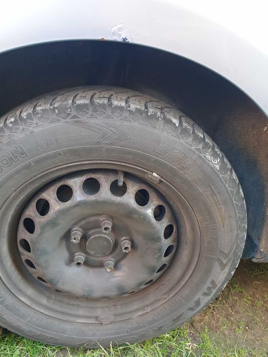 Jante gof 195/65/R15 cu cauciucuri aproape noi .