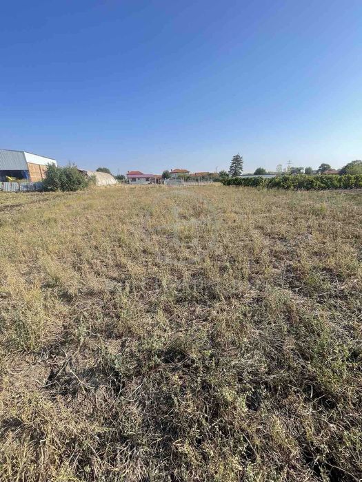 Реф. 2011 Къща с двор 2000 кв.м. / село Бяла Река