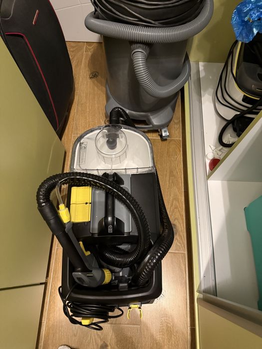 Aparat de curatat profesional Karcher Puzzi 10.1