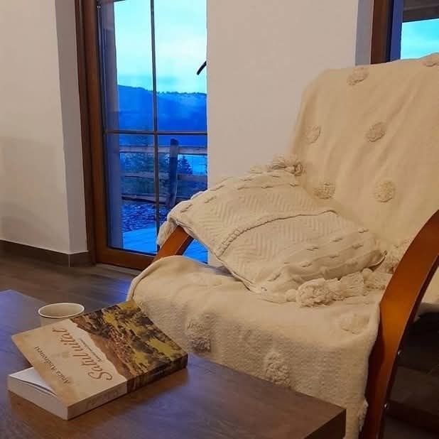 Cabană  la munte cu ciubăr Casa din munti  Vladeasa