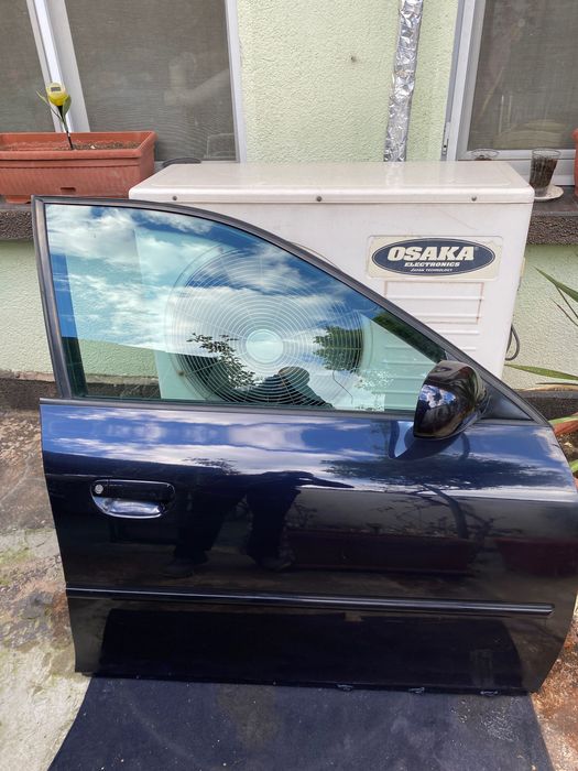 Продавам врати и заден капак за Ауди А3 8L LZ5L