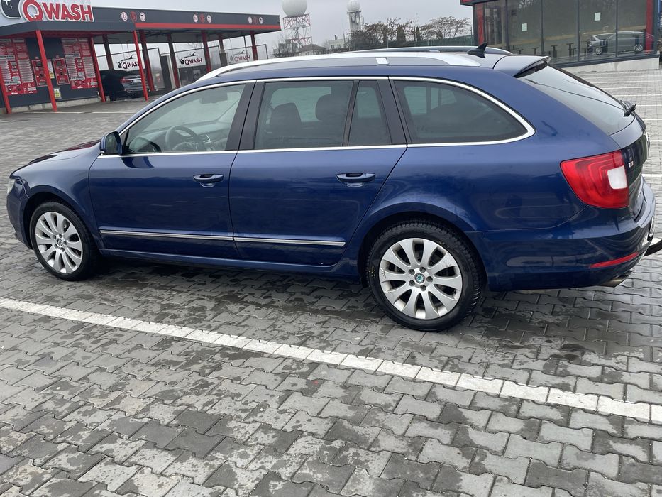 Skoda Superb 2011