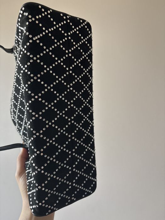 MANGO Лъскава черна чанта