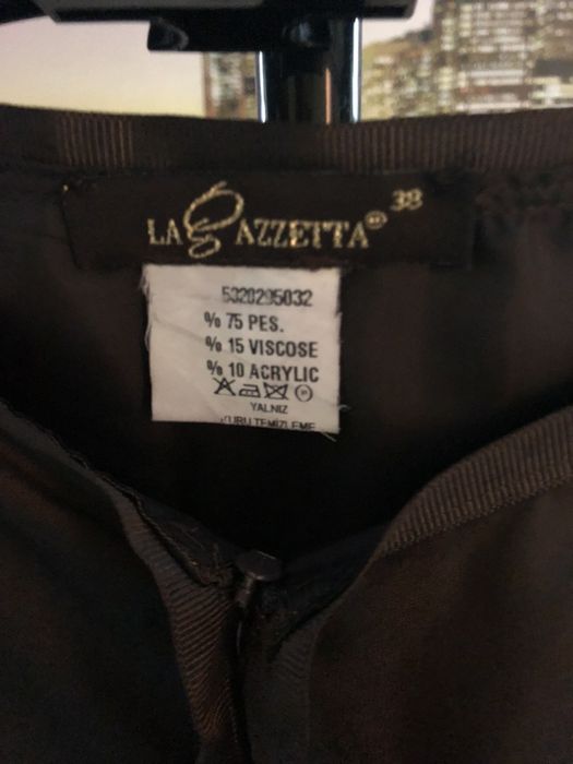 Продам новую стильную шоколадного цвета юбку миди La Gazzetta!