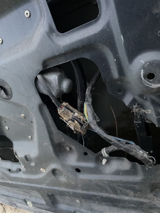 Дверь передняя левая Opel Frontera