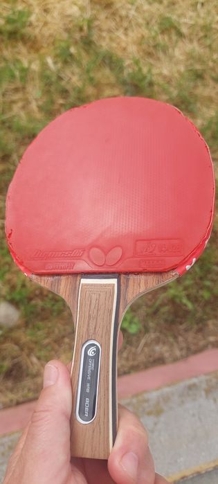 Paleta tenis  de masa Butterfly și Joola