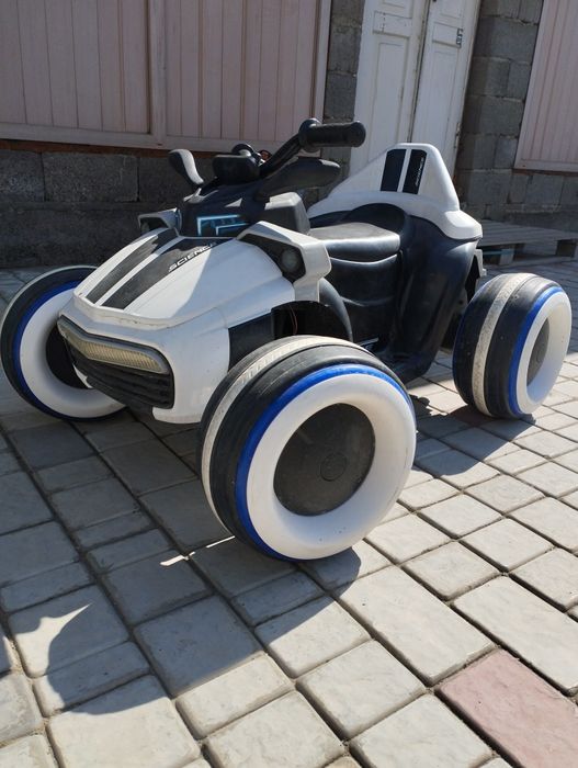 Детский электромобиль