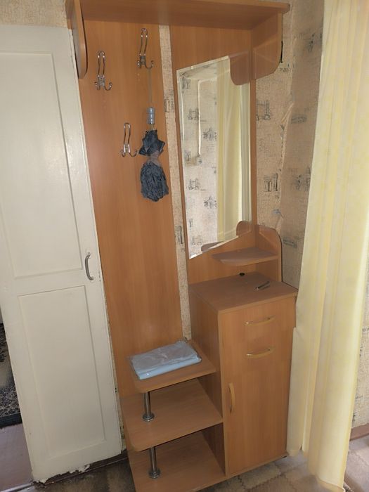 Продам компактную прихожую