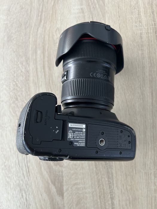 Body Canon 5d mark IV + baterie si incarcator cadou + obiective