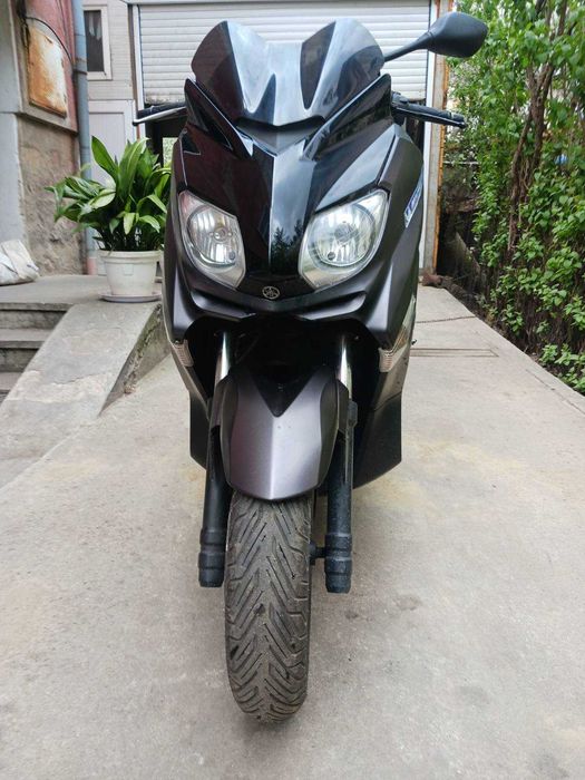 Скутер Yamaha; Модел: X-max - 4300 лв.