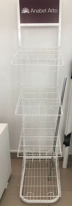 Продаются стойки для магазина