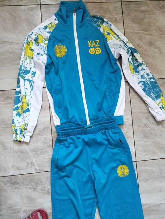 Костюм теплый 10/12лет