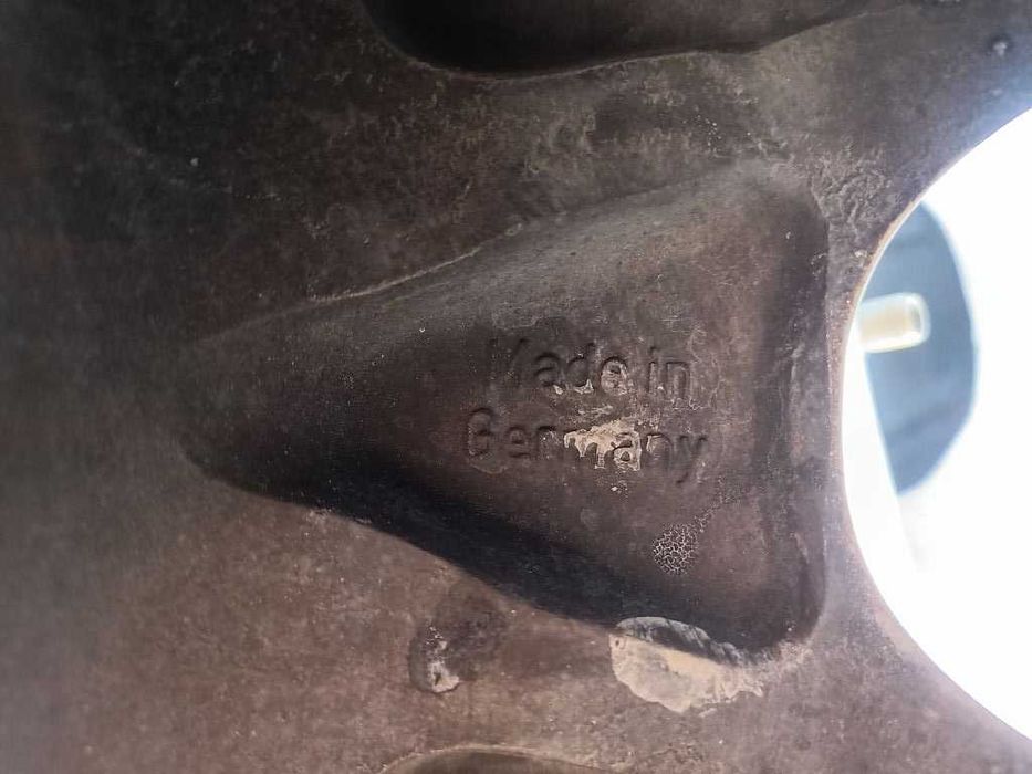 Продам оригинальные легкосплавные диски "Ronal" на Audi 100.