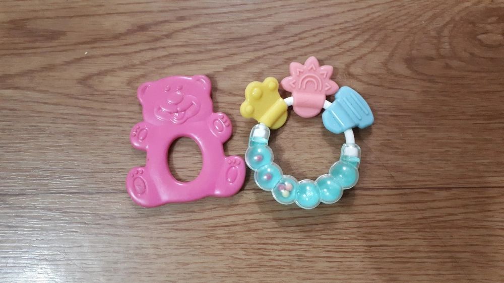 Игрушки погремушки для малыша