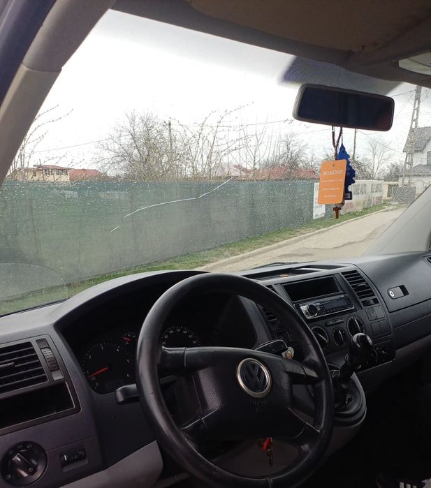 Vând Volkswagen T5