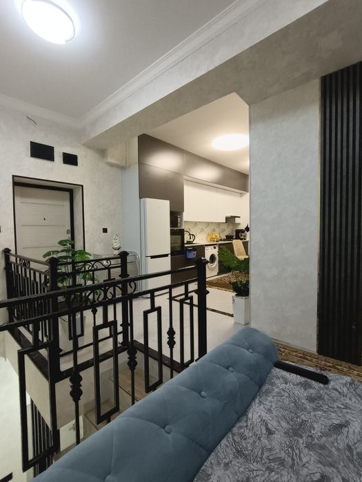 Srochno Duplex kvartira sotiladi zamona toyxona tarafda