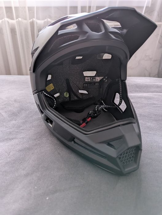 Full face, полноразмерный шлем