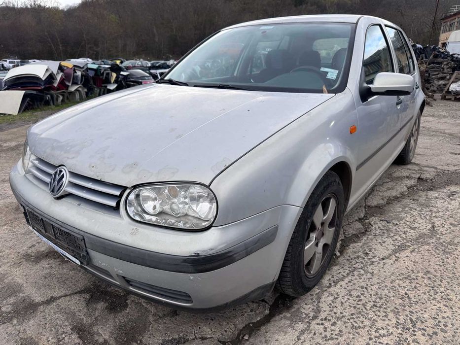 Volkswagen Golf 4 1.4i 75hp 1998г. На Части.