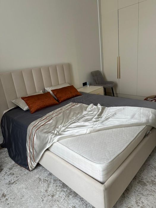 Двухспальная кровать