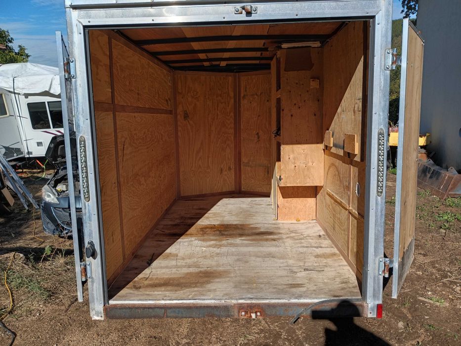 Ремарке фургон за автомобил