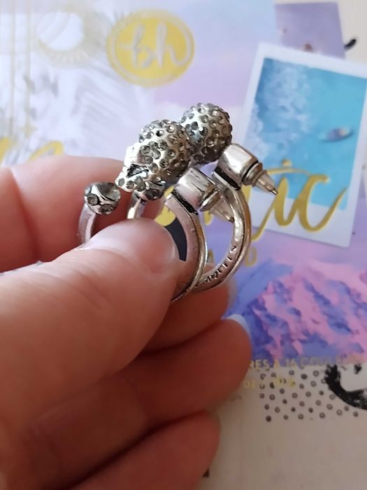 Обеци с черепи и камъчета