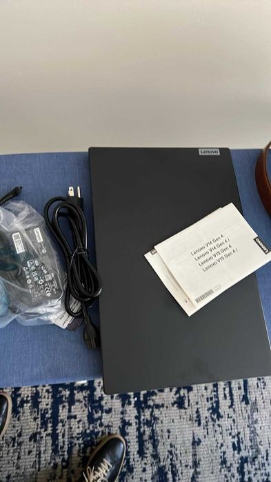 Lenovo V15 Laptop 15.6 FHD - AMD Ryzen 5 7520U//16GB/ 512GB Win 11 Pro