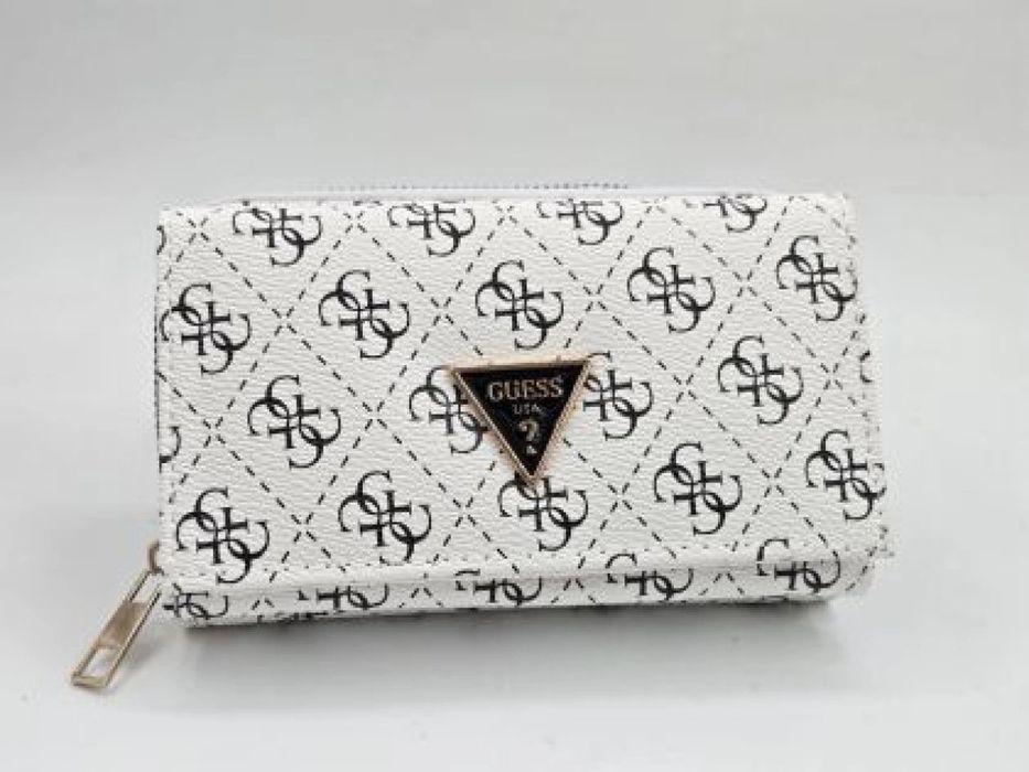 Дамско портмоне Guess
